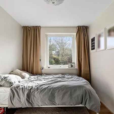 Dom wakacyjny 5 Bedroom Beautiful In